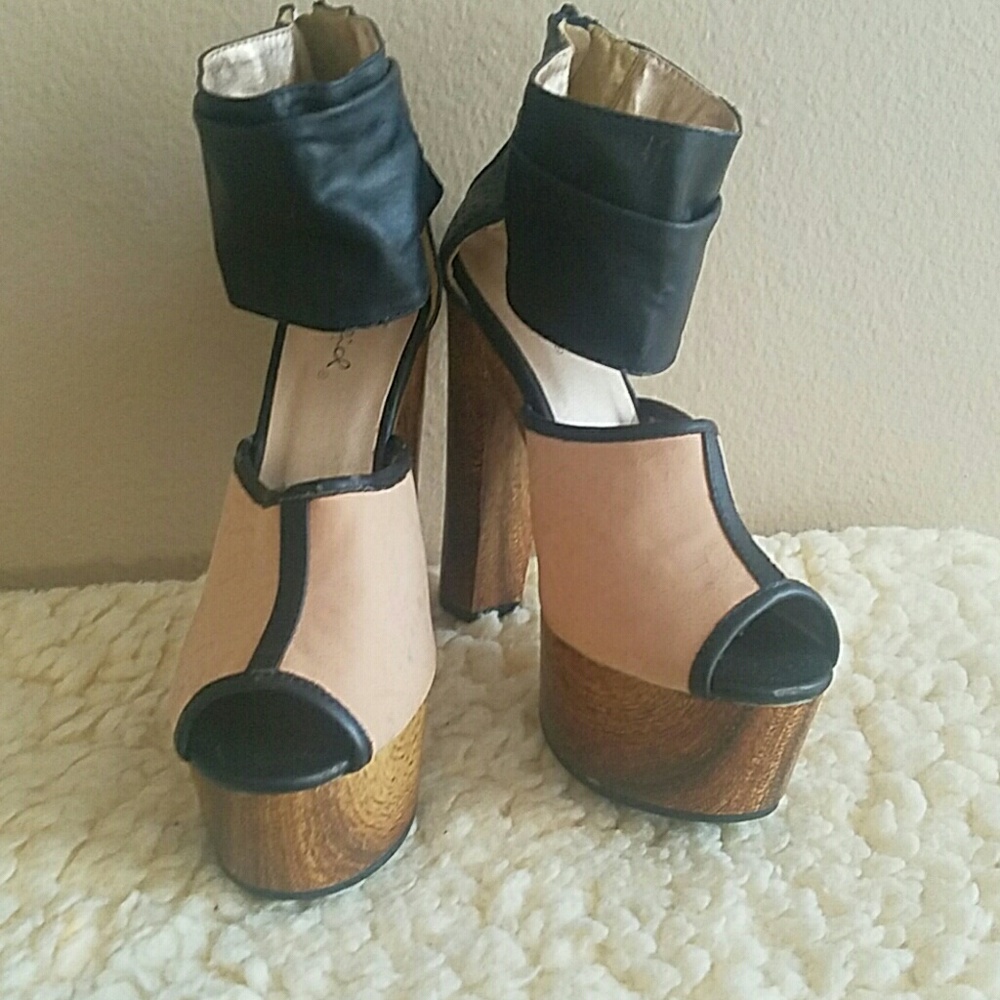 Shoes - Picture 2 of 7